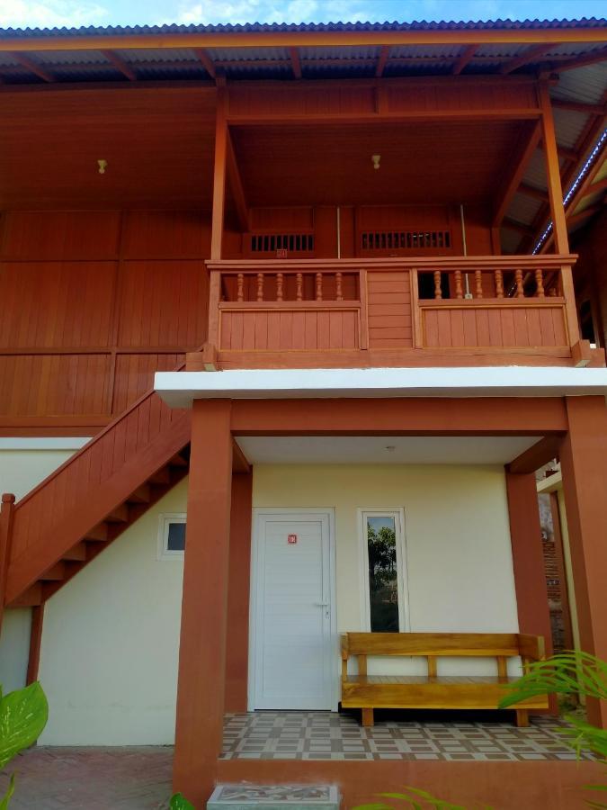 Granada Inn Palu Buitenkant foto