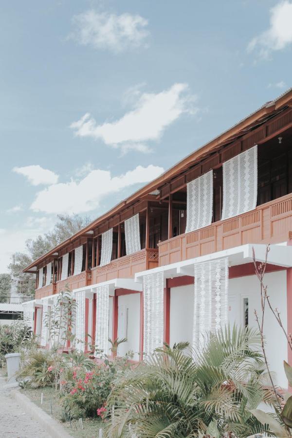 Granada Inn Palu Buitenkant foto